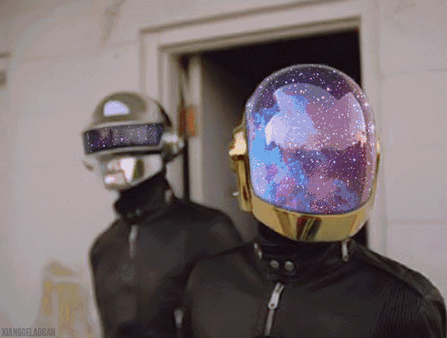 虽然名叫 daft punk(傻朋克),但 daft punk 其实是一只电子舞曲乐队