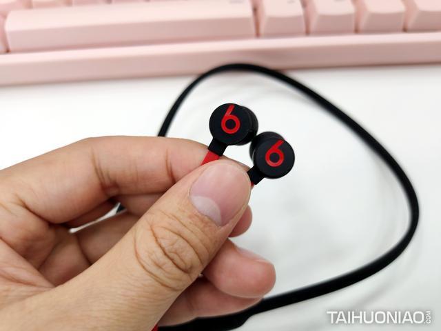 十周年版beats x桀骜黑红蓝牙耳机开箱评测
