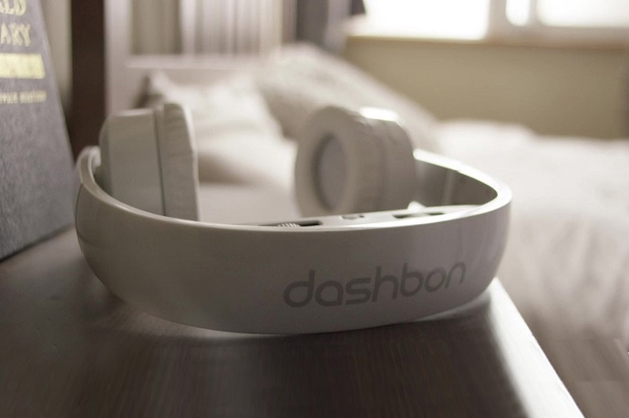 Dashbon Mask 可穿戴家庭影院