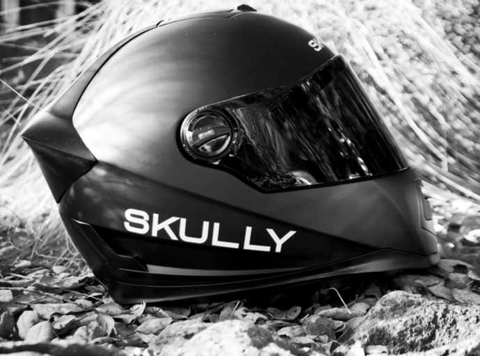 Skully 内建显示屏增强现实头盔