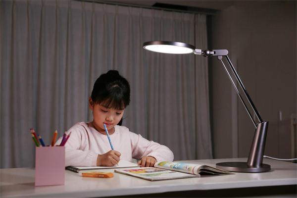 Yeelight智能护眼台灯Pro