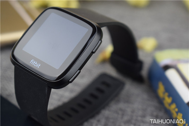 Fitbit Versa智能手表 拥有apple Watch的颜值 比apple Watch更实用 太火鸟